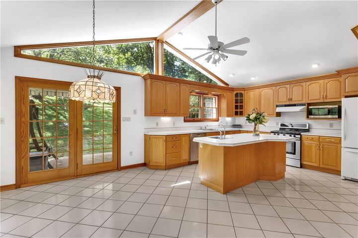Property Photo:  2965 E Elfinwild Rd  PA 15101 