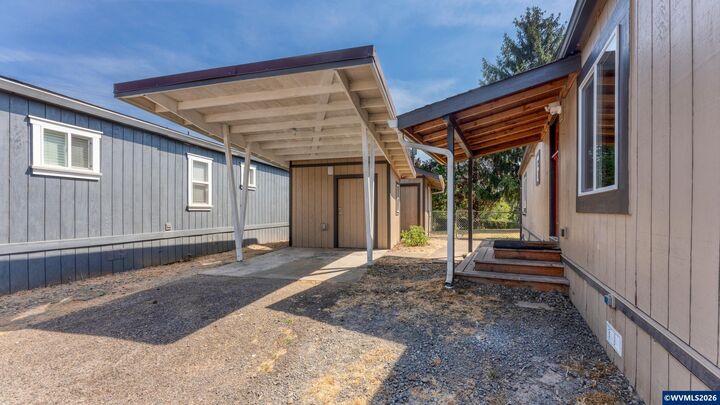 Property Photo:  906 SW Alder (#18) St 18  OR 97115 