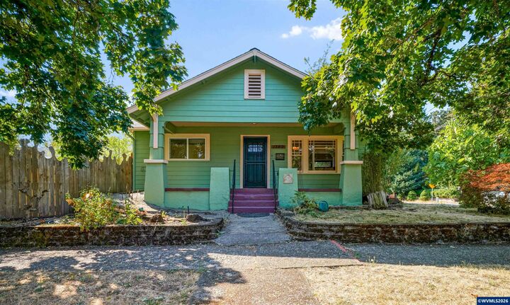 Property Photo: 1390 Elm St NW OR 97304