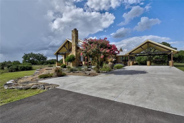 Property Photo:  633 Trails End Road  TX 78636 