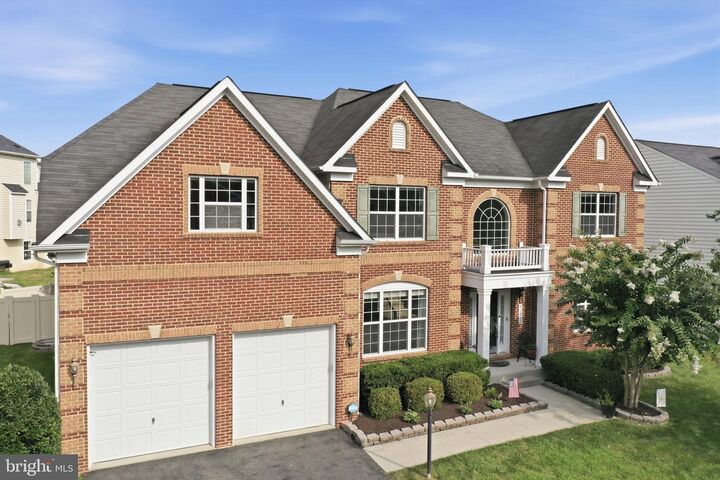 Property Photo: 41663 Blue Grama Circle VA 20105