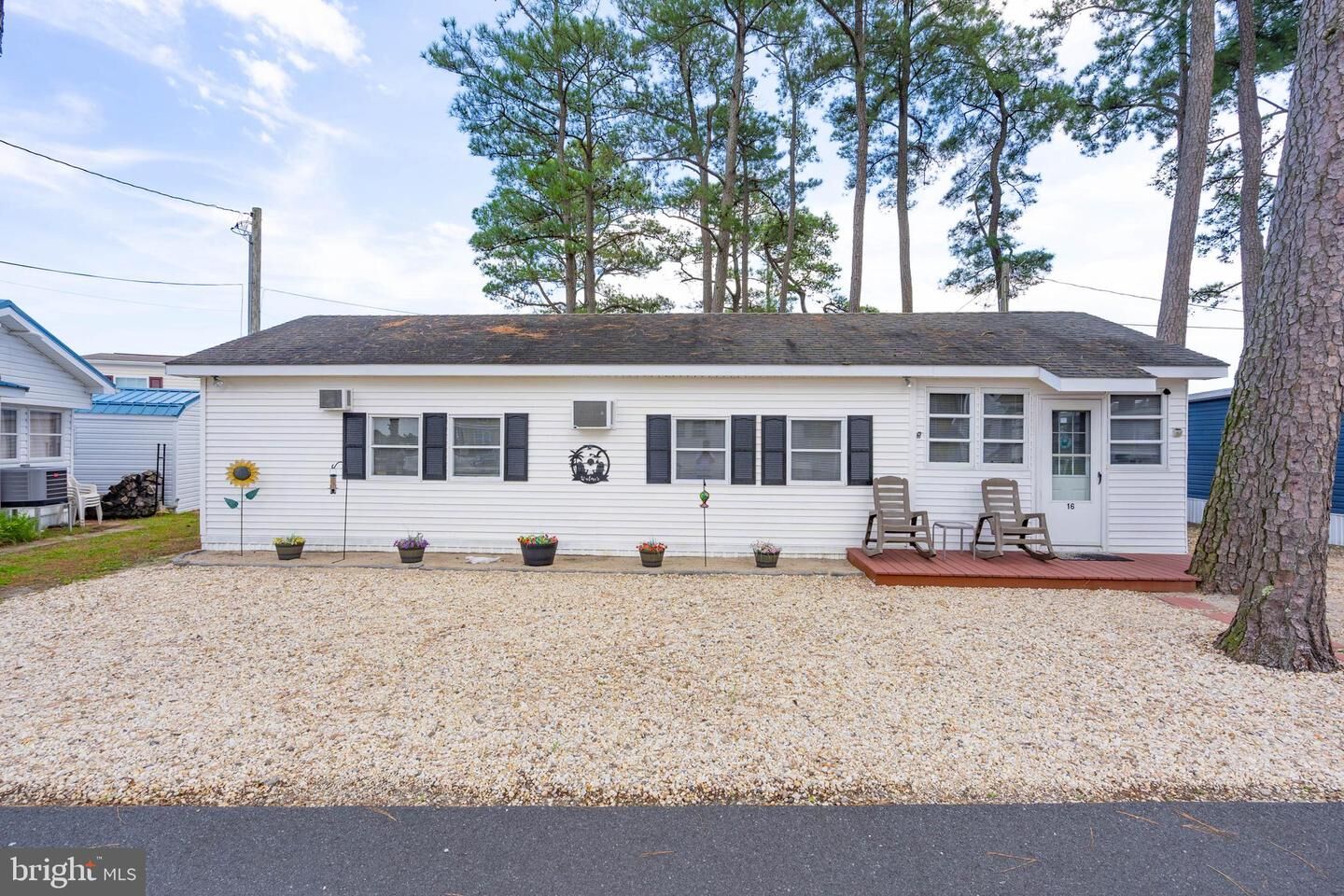 Property Photo: 16 Oyster Road DE 19966