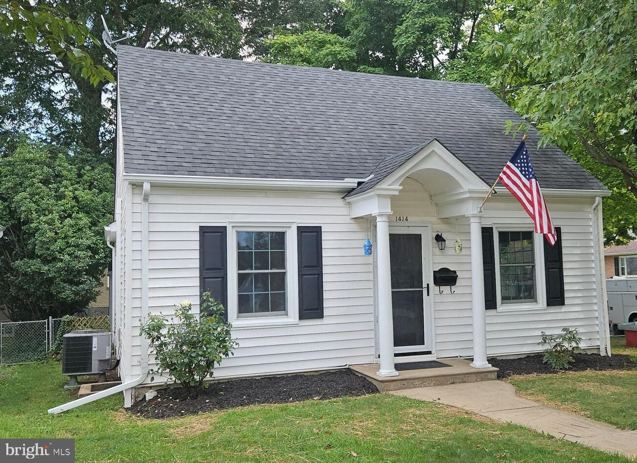 Property Photo:  1414 S Braddock Street  VA 22601 
