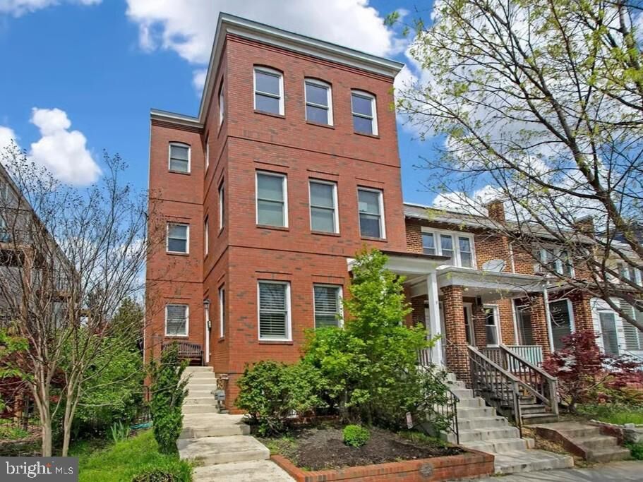 Property Photo: 1804 Independence Avenue SE 2 DC 20003