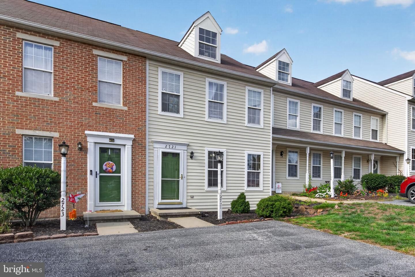 Property Photo: 2721 Woodmont Drive PA 17404