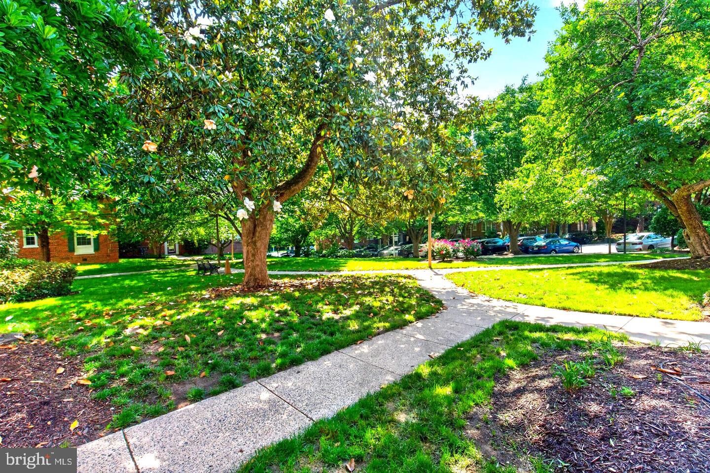 Property Photo: 1811 Key Boulevard 10532 VA 22201