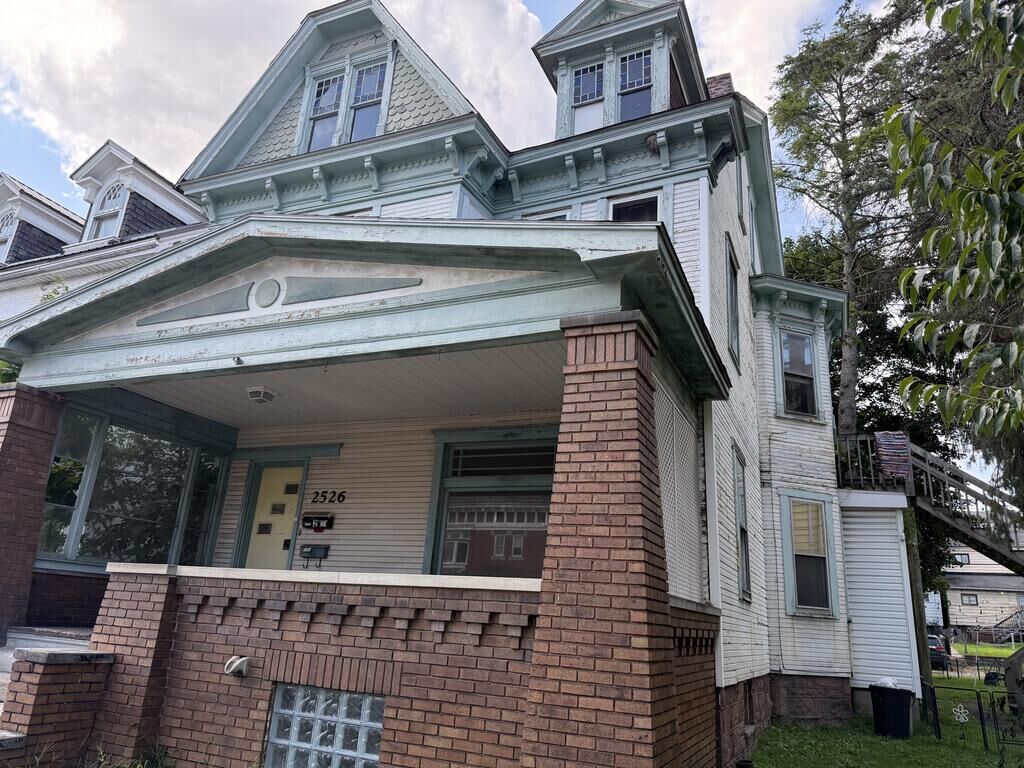 Property Photo:  2526 Broad Ave  PA 16602 