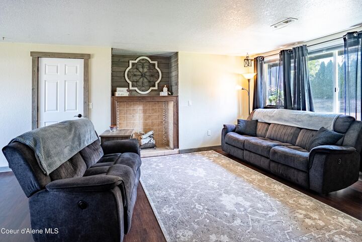 Property Photo:  1515 E Park Ln  ID 83854 