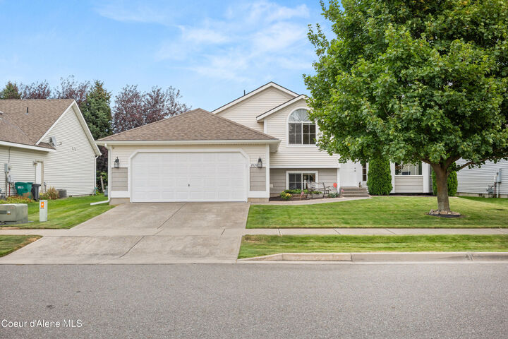 Property Photo:  2020 N Tschirley Rd  WA 99016 