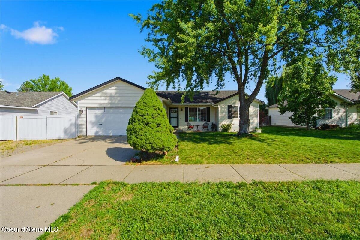 Property Photo:  1371 W Heron Ave  ID 83835 