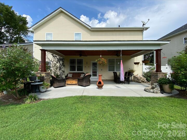 Property Photo:  222 Juanita Drive  NC 28134 