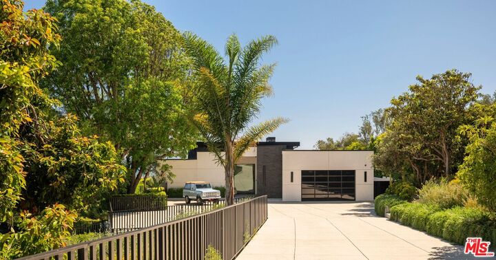 Property Photo: 29800 Cuthbert Rd CA 90265