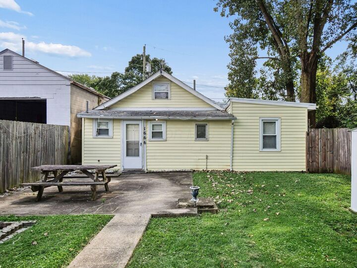 Property Photo:  1666 Peabody Avenue  OH 43223 
