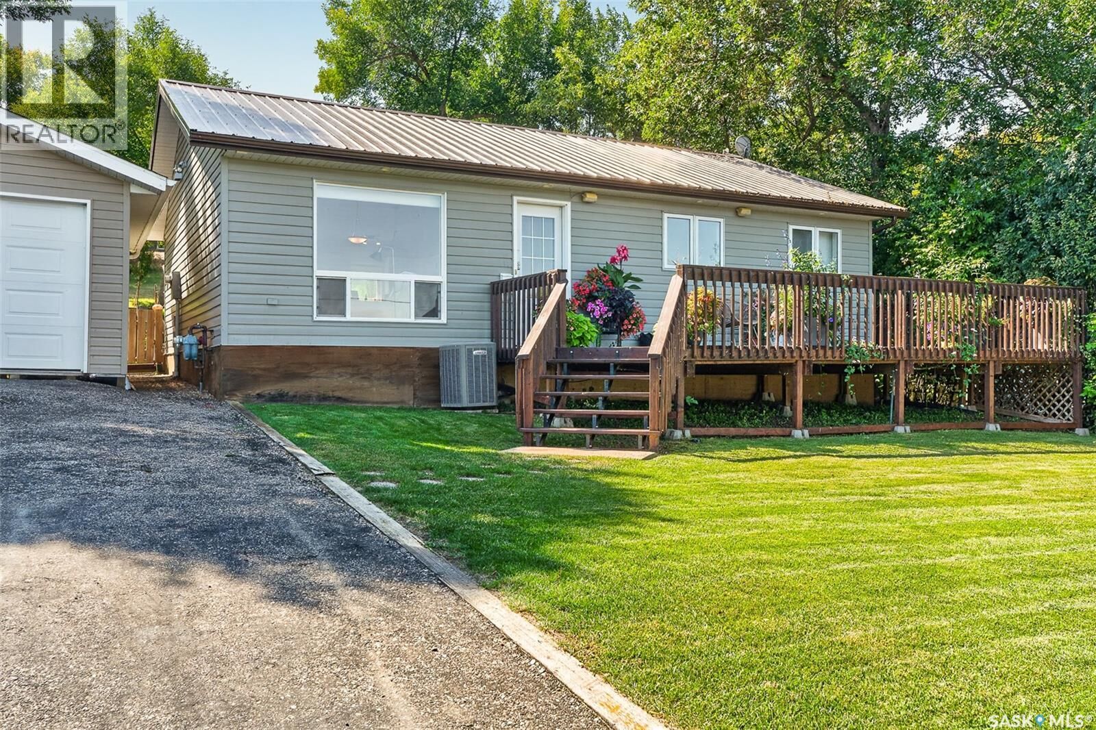 Property Photo:  503 Tatanka Drive  SK S0H 4C0 