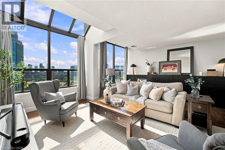 Property Photo:  200 Robert Speck Parkway Ph1  ON L4Z 1S3 