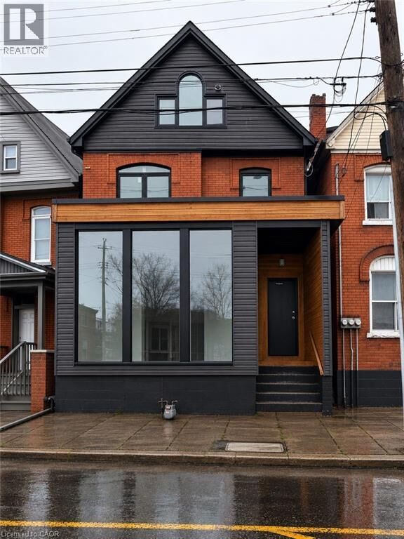 Property Photo:  76 Wentworth Street South  ON L8N 2Y9 