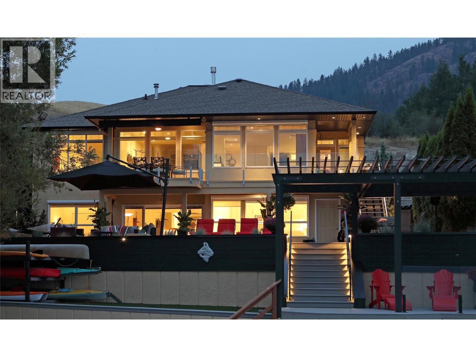 Photo de la propriété:  8615 Okanagan Landing Road  BC V1H 1J6 