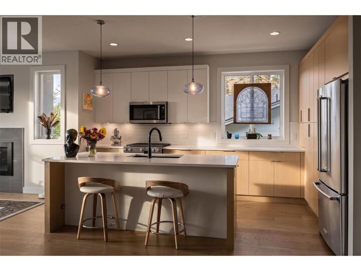 1349 Rocky Point Drive 8 — photo 1