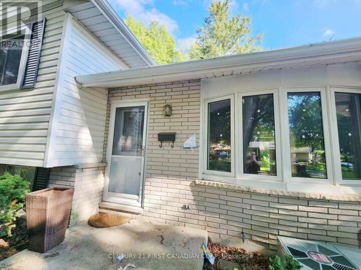 Property Photo:  711 Algoma Avenue  ON N5X 1W4 