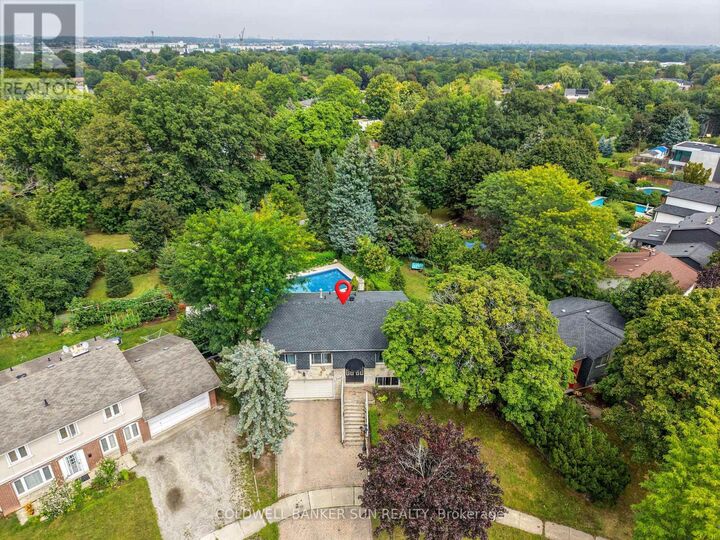 Property Photo: 2483 Yarmouth Crescent ON L6L 2M9