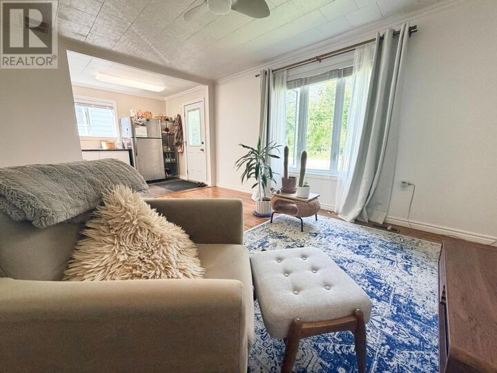 Property Photo:  713 First St W  ON P0T 1M0 