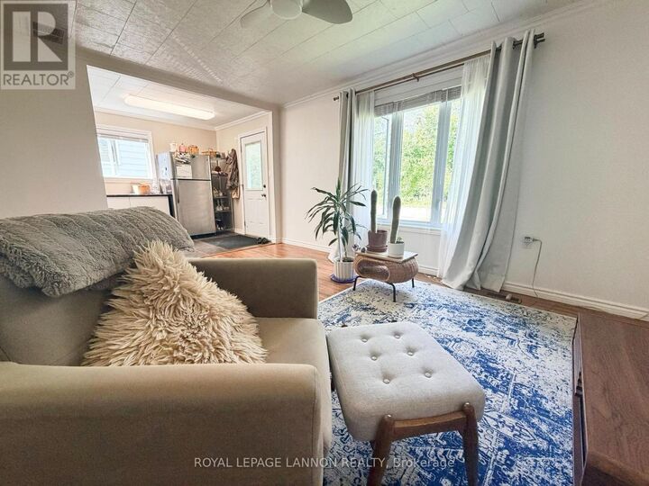 Property Photo:  713 First Street West  ON P0T 1M0 
