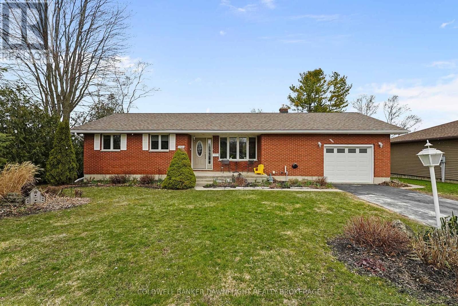 Photo de la propriété:  33960 Queen Street  ON N0M 2T0 