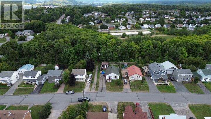 Property Photo: 31 Hirshhorn Ave ON P5A 1P3