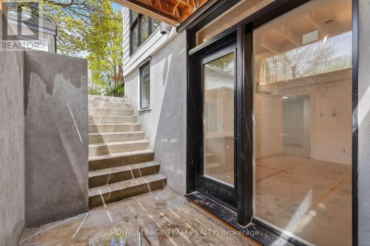 Property Photo: 608 Tweedsmuir Avenue B ON K1Z 5P3