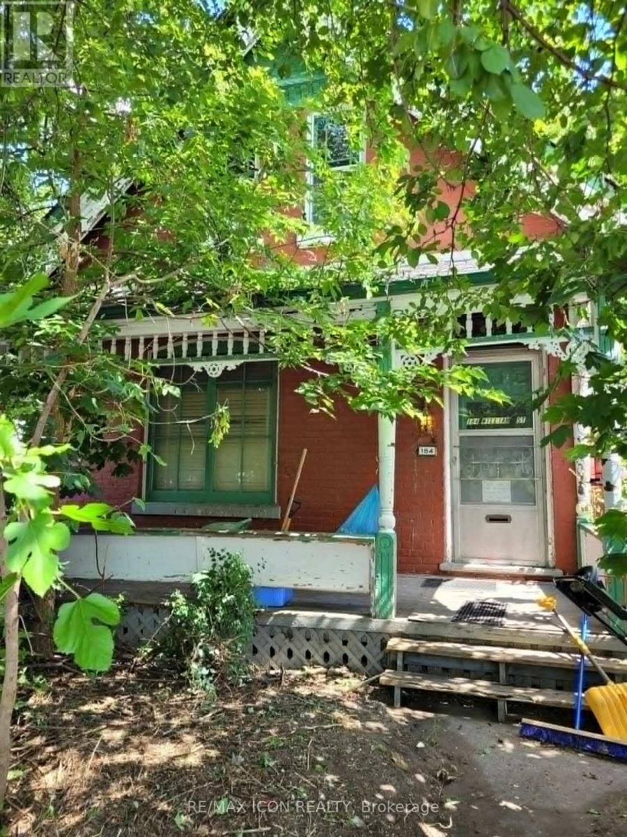 Property Photo:  184 William Street  ON N6B 3B7 