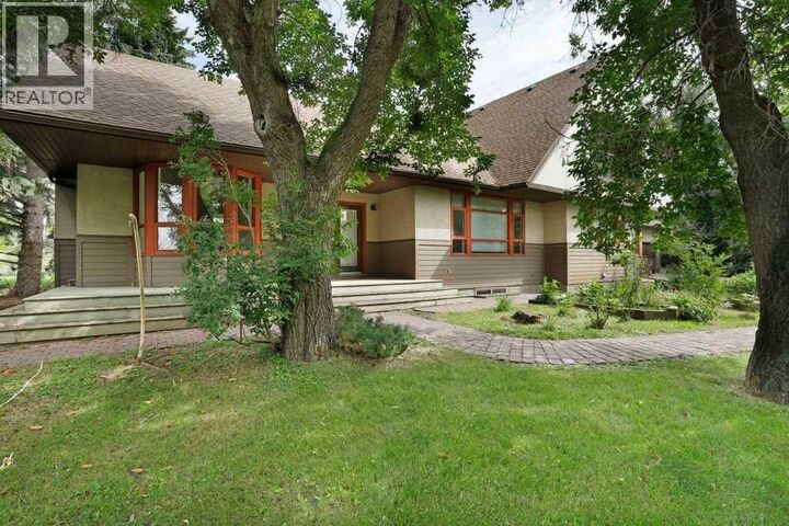 Property Photo: 1024 Cassils Road West AB T1R 0E2