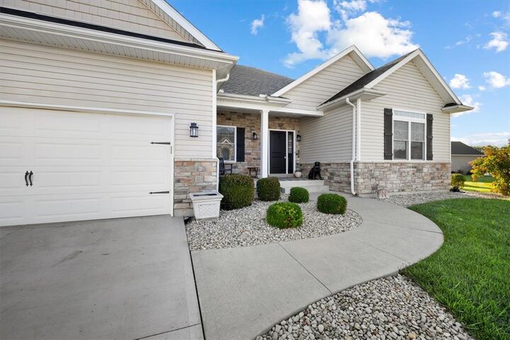 Property Photo:  1005 Haverhill Drive  OH 45373 