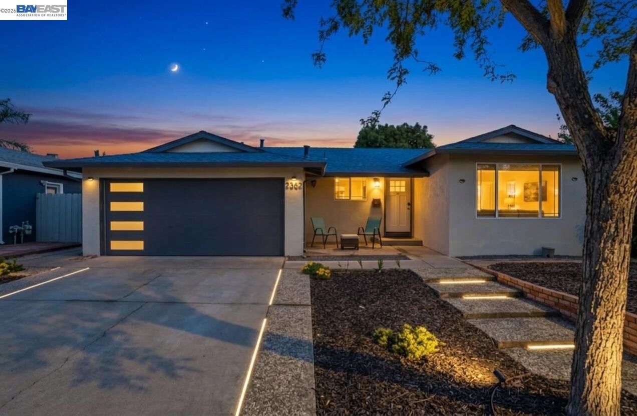 Property Photo: 2362 Renfield Way CA 95148