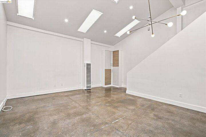 Property Photo: 1451 13th St 1 CA 94607