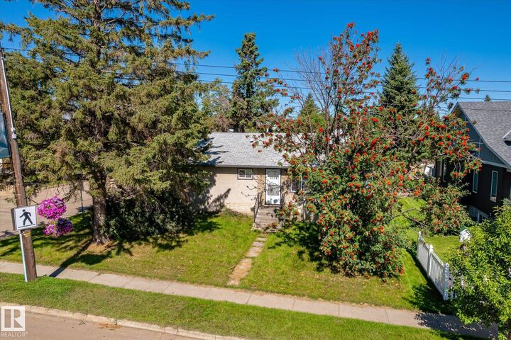 Property Photo: 5024 50 Avenue AB T0G 1L0