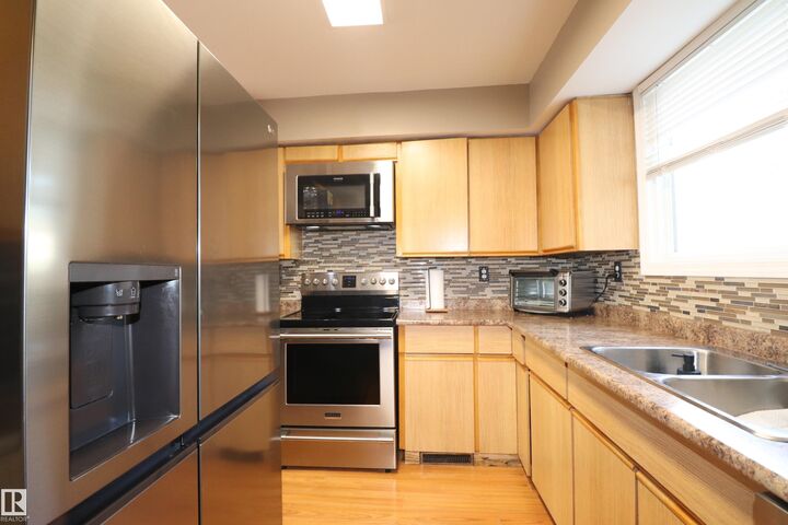 Property Photo:  4610 17 Avenue NW 26  AB T6L 5T1 