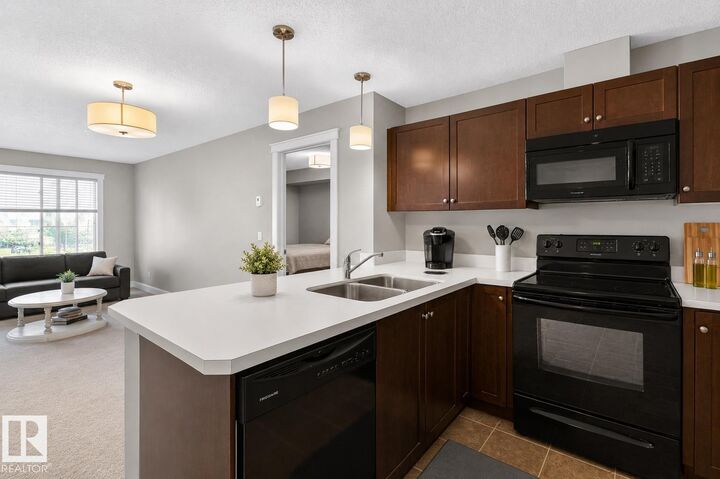 Property Photo:  3715 Whitelaw Lane NW 302  AB T6W 2C3 