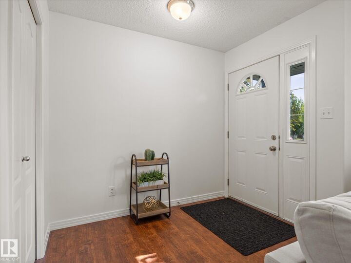 Property Photo: 1502 Grant Way NW AB T5T 6M9