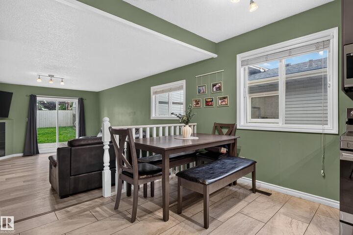 Property Photo:  4107 35 Street NW  AB T6L 5V5 