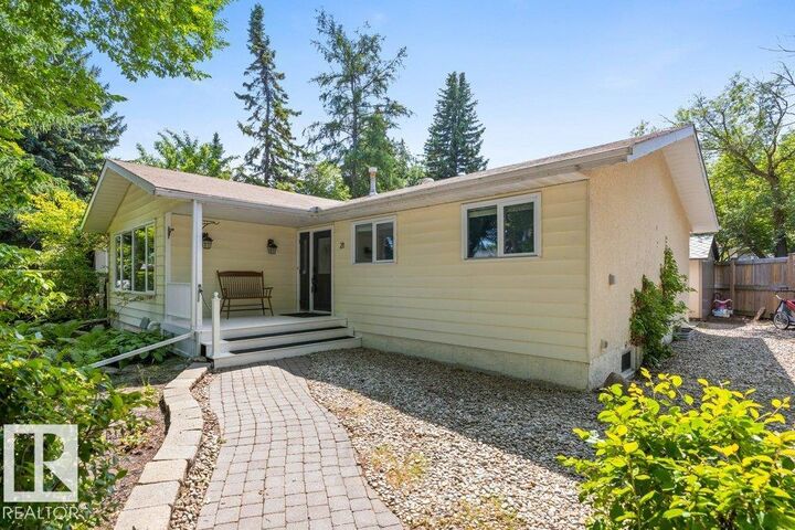 Property Photo: 21 Flint Crescent AB T8N 1Y7