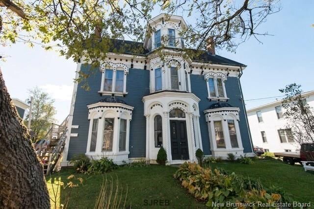 Property Photo:  406-408 Algonquin Place  NB E2M 1N2 