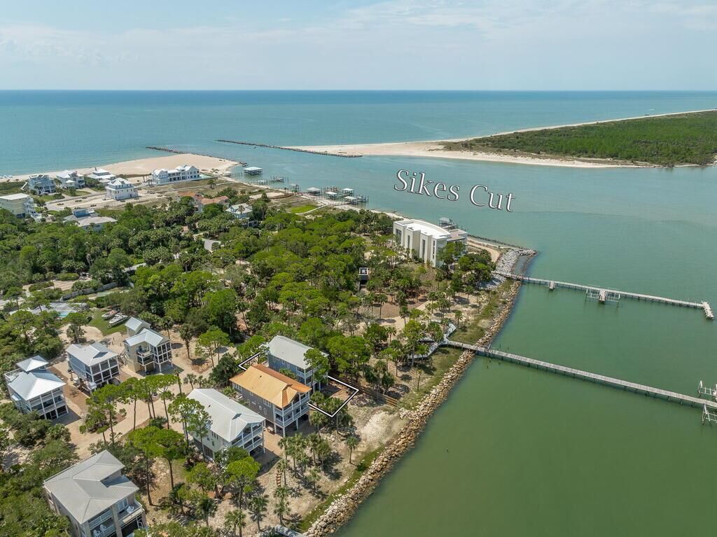 Property Photo:  2235 Bayside Dr  FL 32328 