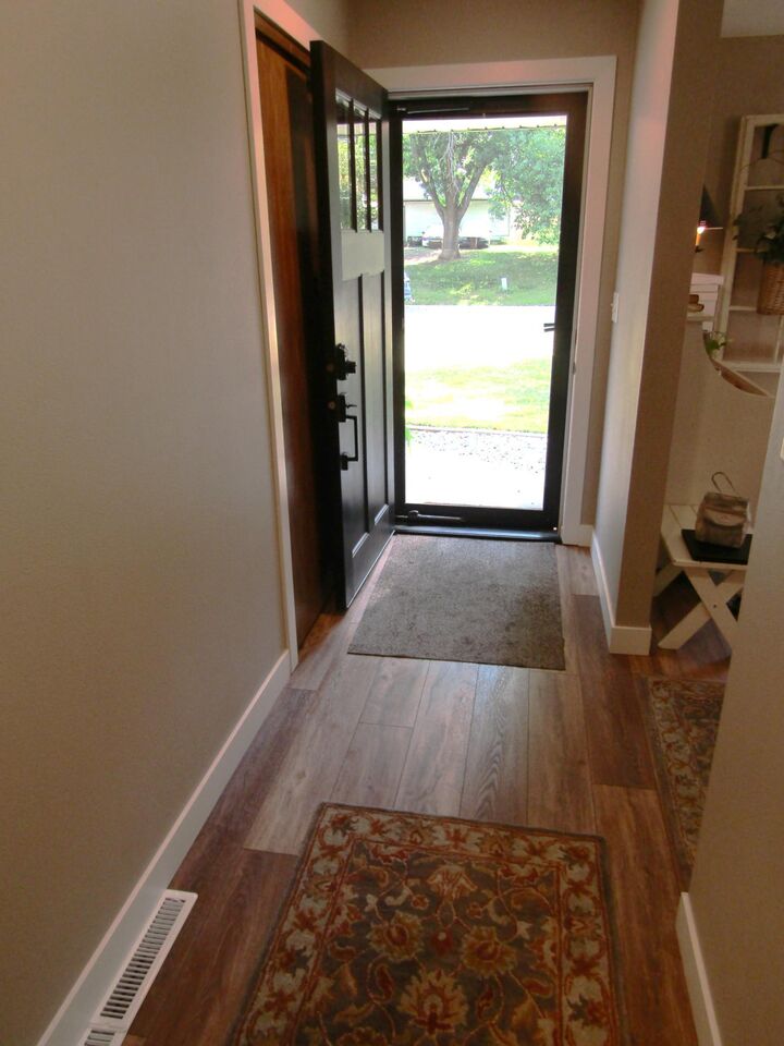Property Photo:  1409 Oak Drive  MN 56265 