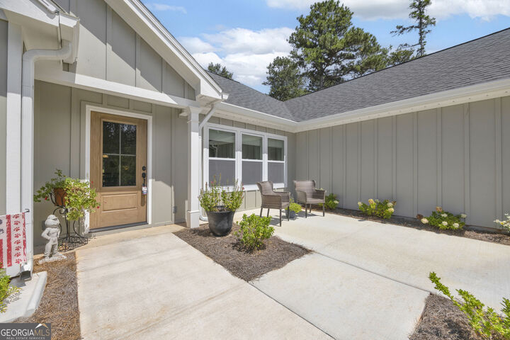Property Photo:  268 Park Place Dr  GA 30553 