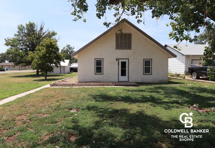 Property Photo: 703 Elm Street KS 67838