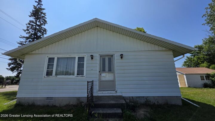 Property Photo: 1323 E Willoughby Road MI 48911