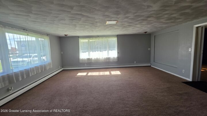 Property Photo: 1323 E Willoughby Road MI 48911