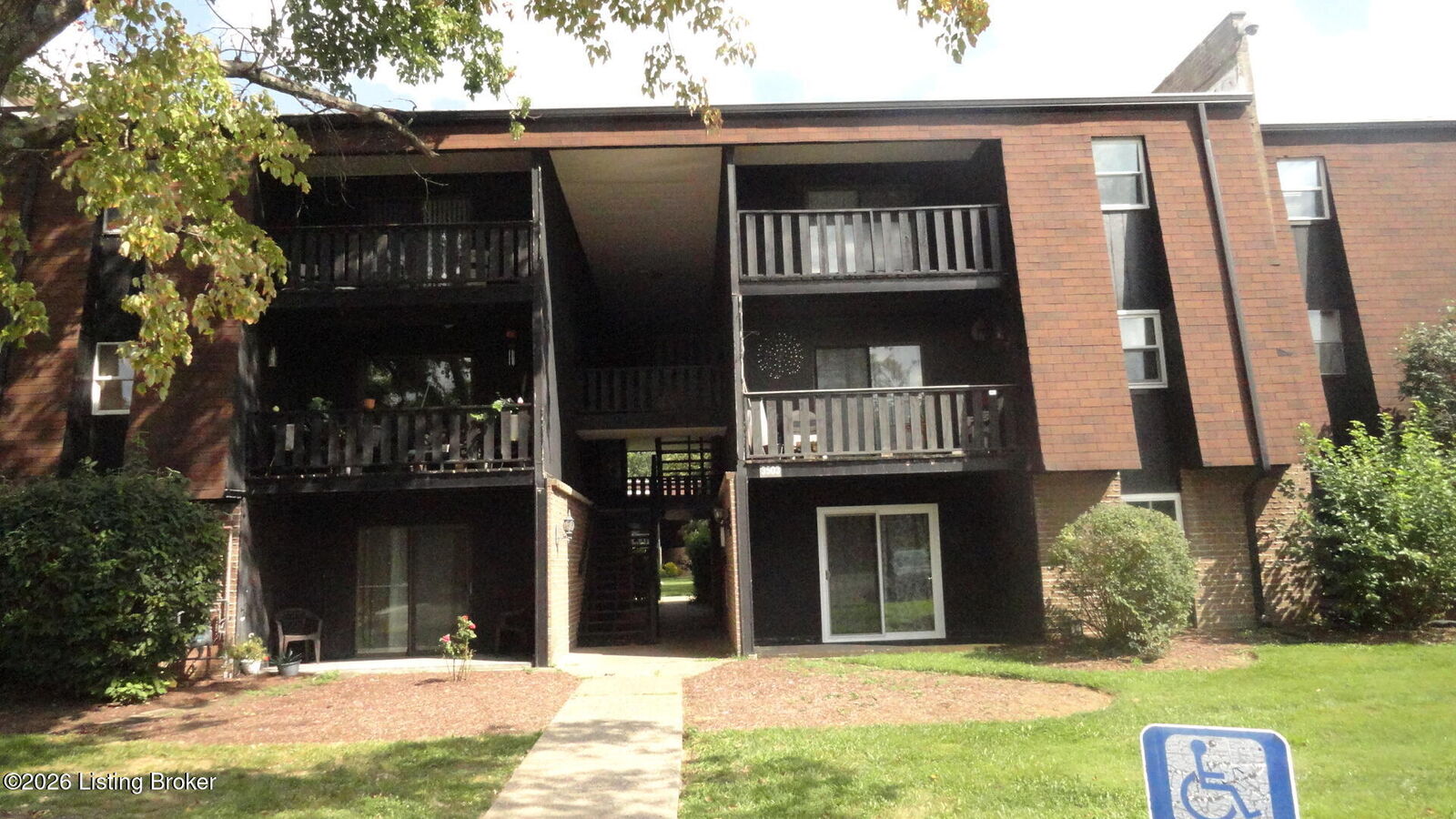 Property Photo: 3503 Lodge Ln 307 KY 40218