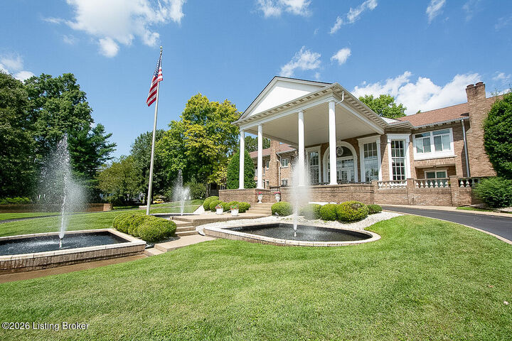 Property Photo: 8605 Shelbyville Rd Apt 126 KY 40222