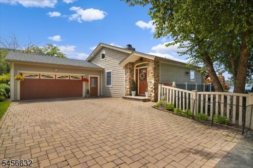Property Photo:  5 Lee Dr  NJ 07856 